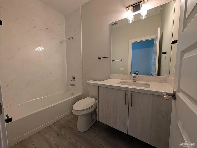1320 N McColl Rd #1 — Photo 11