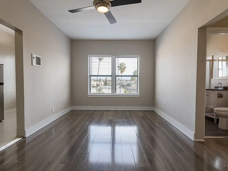 Seven Lions Apartments — Photo 12