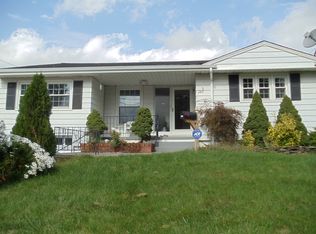 560 New Dover Rd, Colonia, NJ 07067