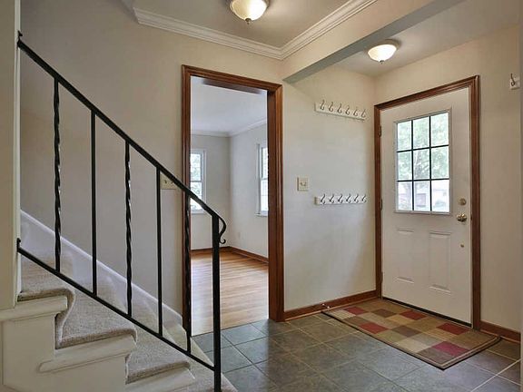 4th image of 2685 Westmont Blvd