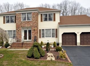 31 Kimberly Ct, Manalapan, NJ 07726