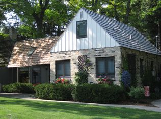 7030 Idlewood Ct, Waterford, WI 53185