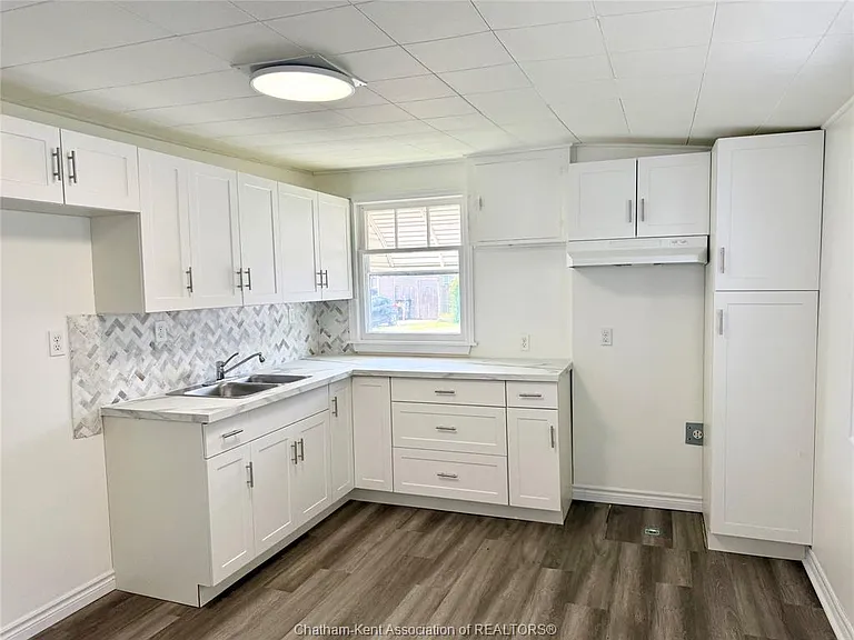 20 McNaughton Ave — Photo 13