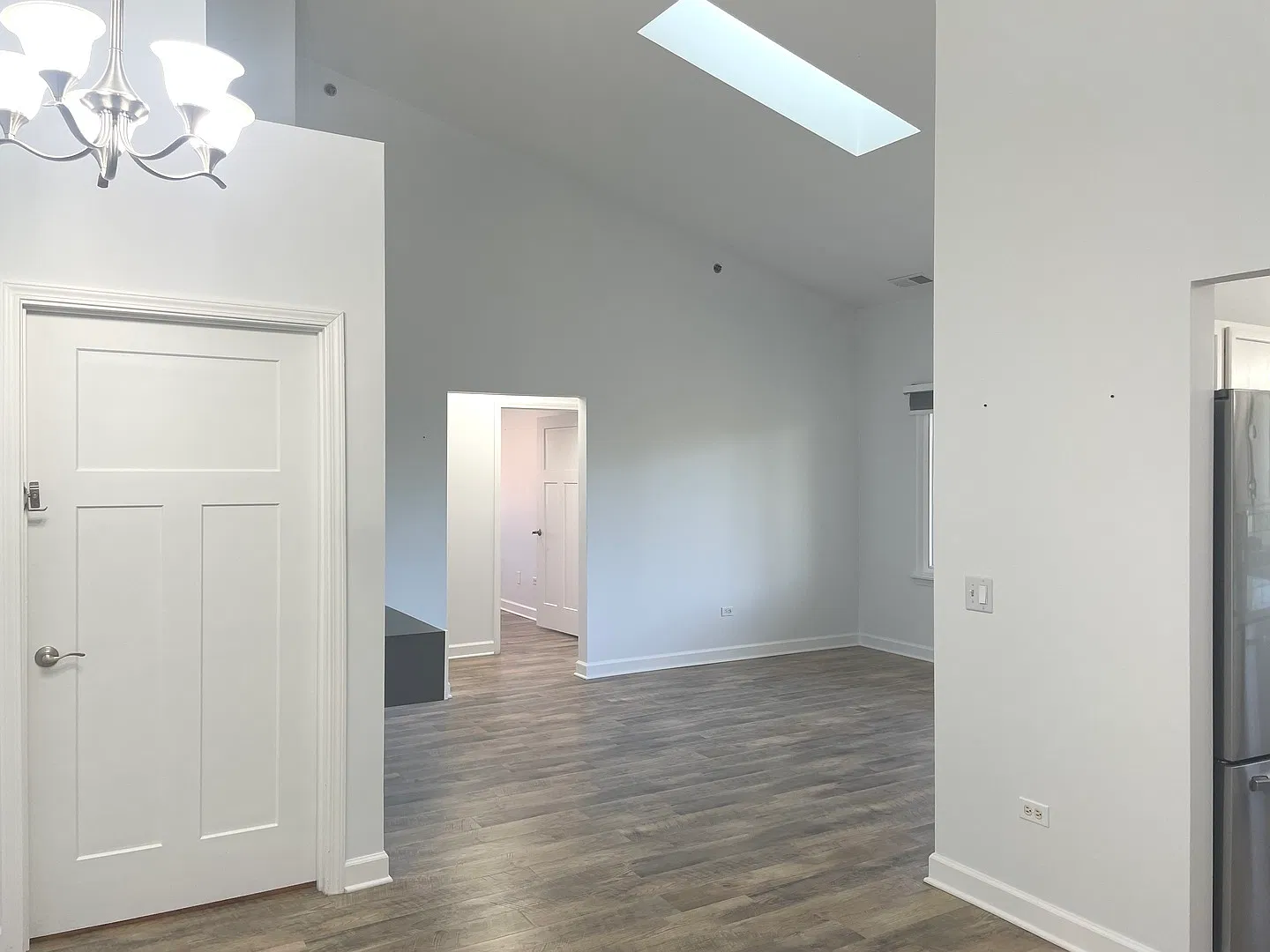 2 bed, 1200 sqft, $2,325 — Photo 2