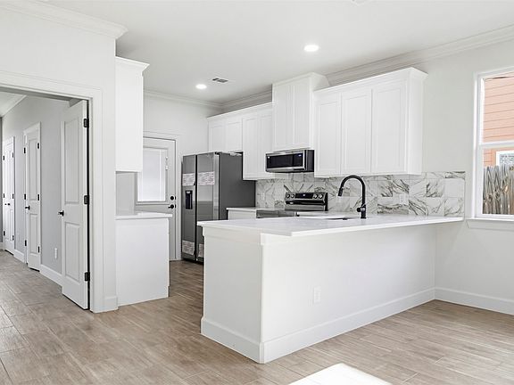 4th image of 1517 Avenue D