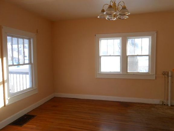 2nd image of 2323 Grand Ave