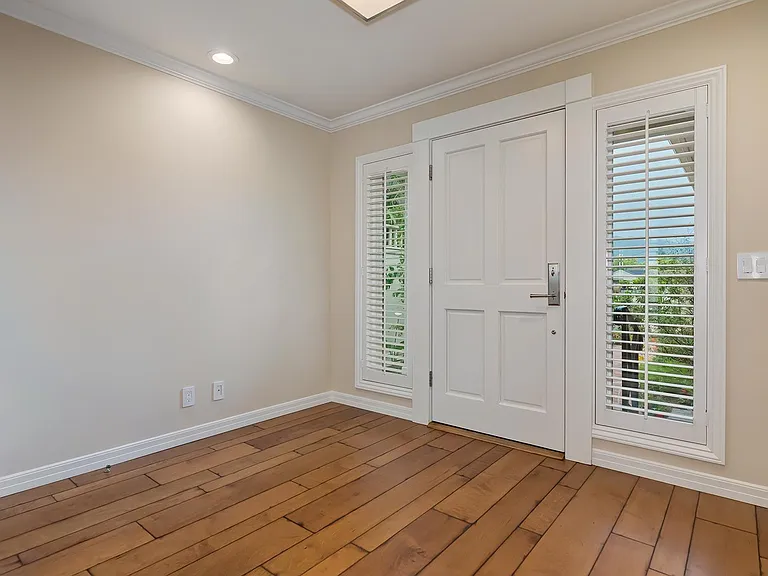 4211 Toluca Lake Ave — Photo 6