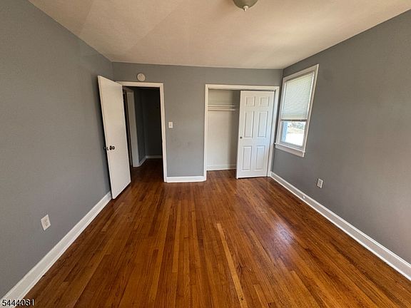 4th image of 351 Ogden St