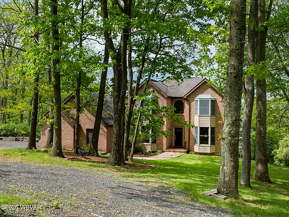 2nd image of 828 Struble Rd