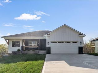 2517 SW Mitchell St, Oak Grove, MO 64075