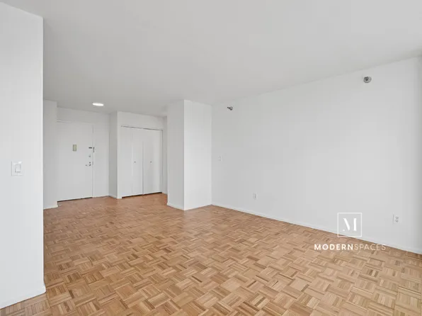 4-74 48th Avenue image 9 of 28