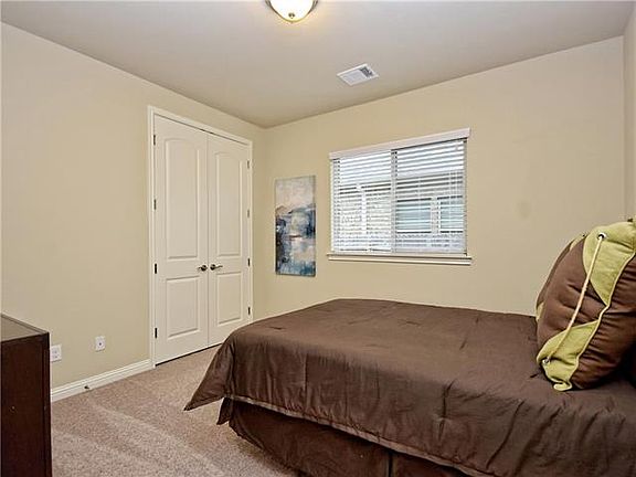 4th image of 113 Hedgerow Ln