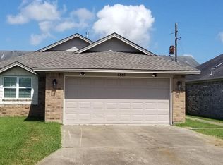 6865 Manchester Ln, Groves, TX 77619