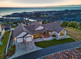 98023 Crown Terrace Rd, Brookings, OR 97415