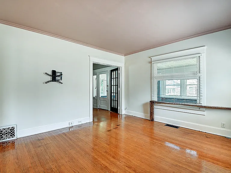 2241 Nowland Ave — Photo 7