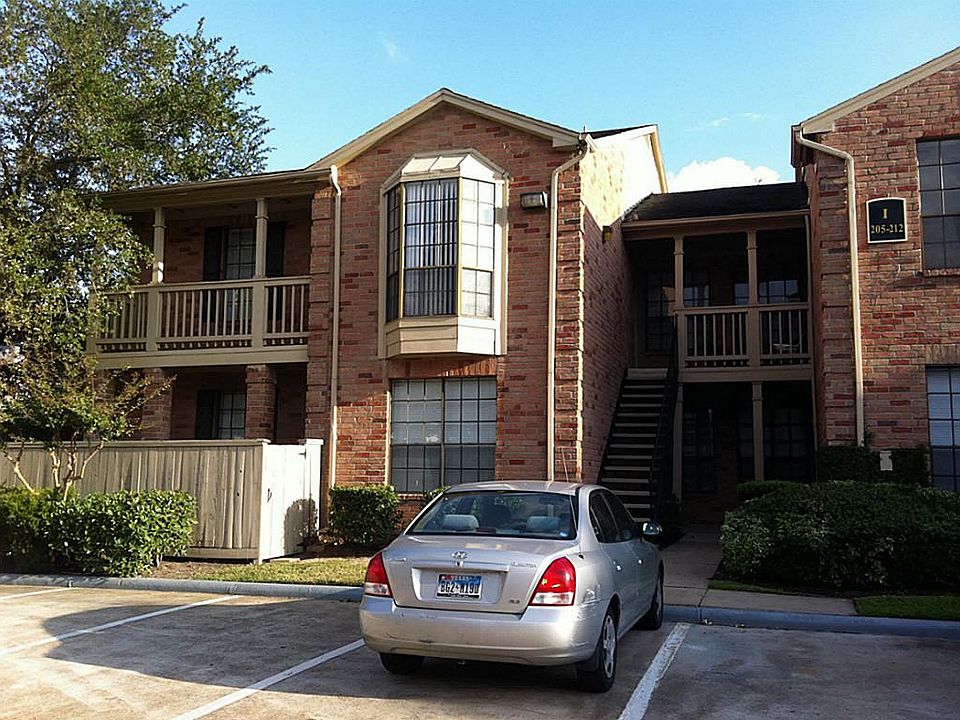 1st image of 2255 Braeswood Park Dr APT 208