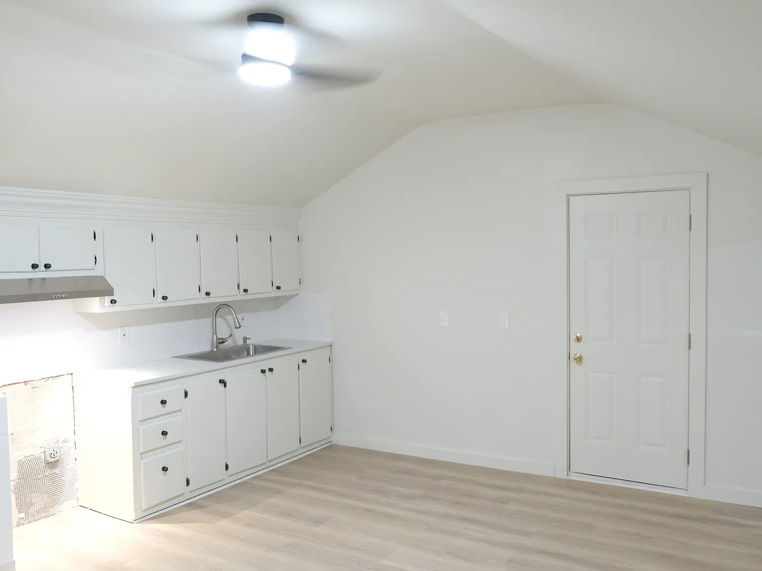 1 bed, $1,100 — Photo 3