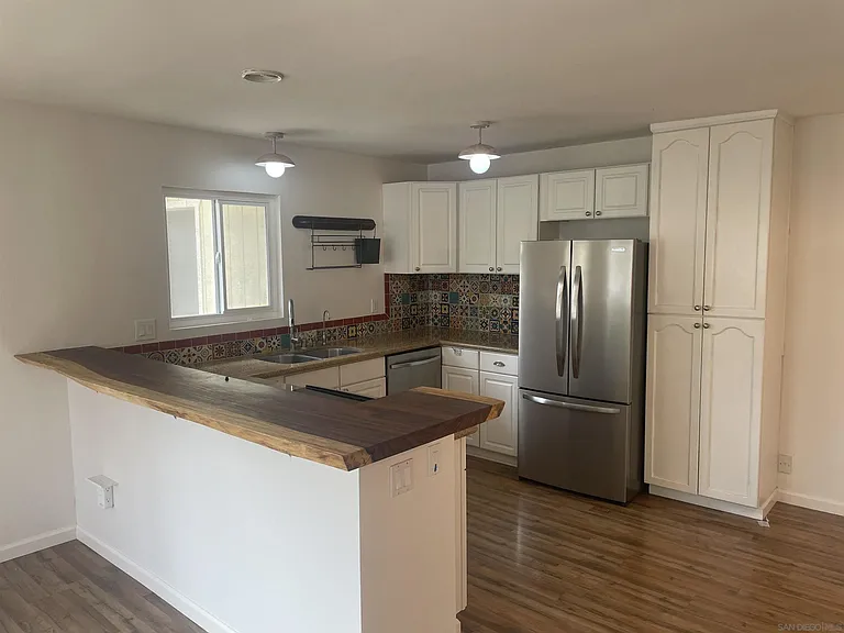 1834 Eastwood Ln — Photo 5