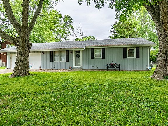 2nd image of 370 Northland Dr
