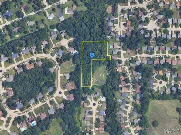 37 Oak Bend Dr, Saint Peters, MO 63376