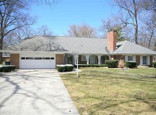 3987 Stamford Dr, Norton Shores, MI 49441