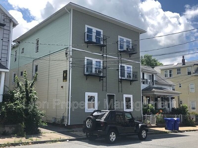 1st image of 86-88 W Lawn Ave Unit 2A