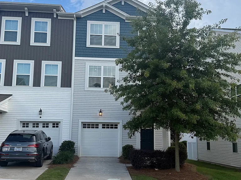 2313 Lazette Dr — Photo 2