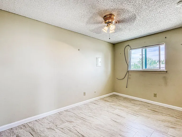 4555 Sun Valley Dr — Photo 6