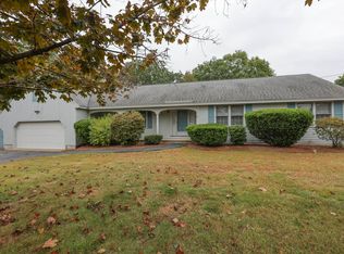 17 Currier Dr, Manchester, NH 03104