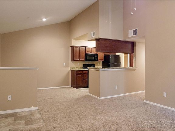 5th image of 1060 Lake Front Dr APT 815