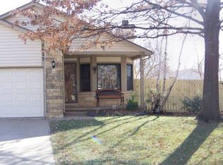 2033 N Parkridge Ct, Wichita, KS 67212