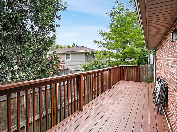3rd image of 11010 Eagle Dr #B