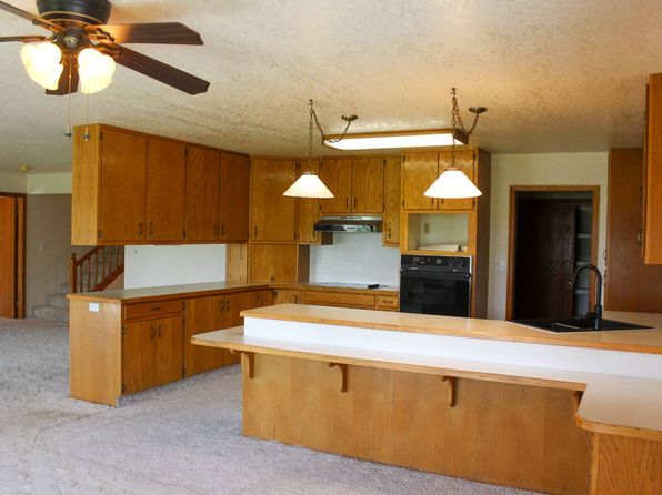 916 Sherman Ave, Lingle, WY 82223
