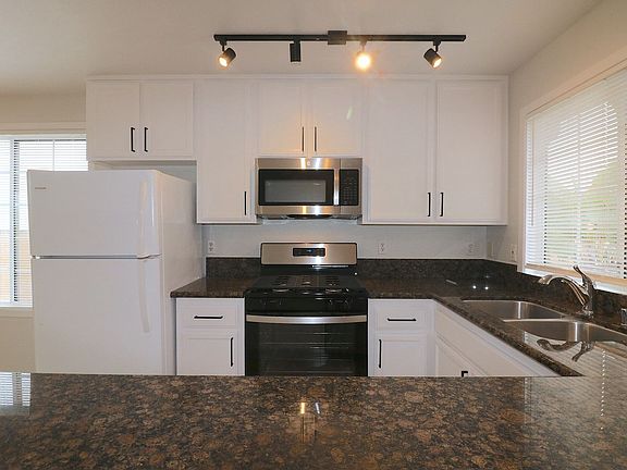 5th image of 1304 48 Brunner St #1304-5
