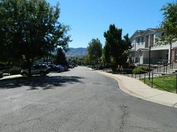 Exterior Neighborhood (street photo)