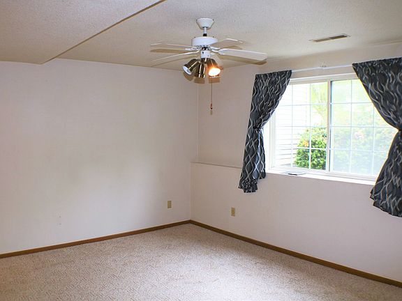 4th image of 450-472 Peterson St #464