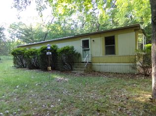 10178 S Walnut Ave, Grant, MI 49327