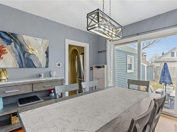 5th image of 77 Blackamore Ave
