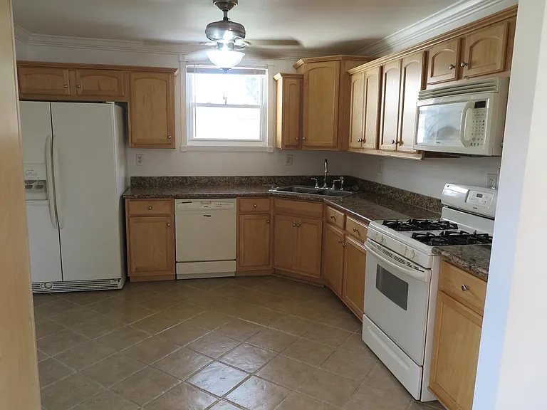 5838 Orleans Ave — Photo 8