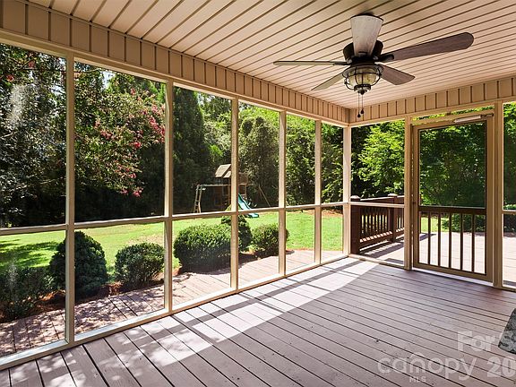 5th image of 8601 Middleton Cir