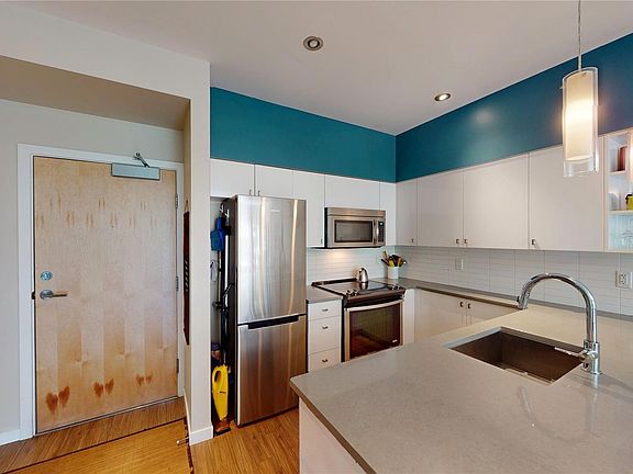 5th image of 785 Tyee Rd #105