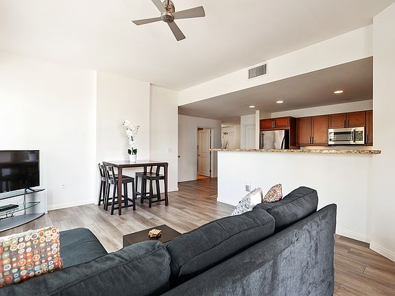 3rd image of 206 Park Blvd Unit 404