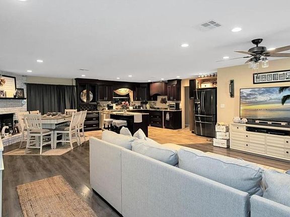 4th image of 5745 Oak Hollow Ln