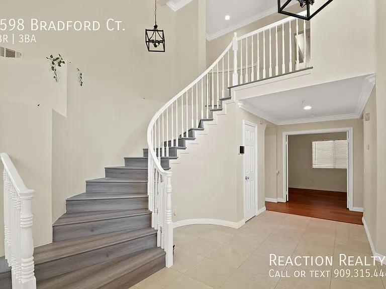 6598 Bradford Ct — Photo 14