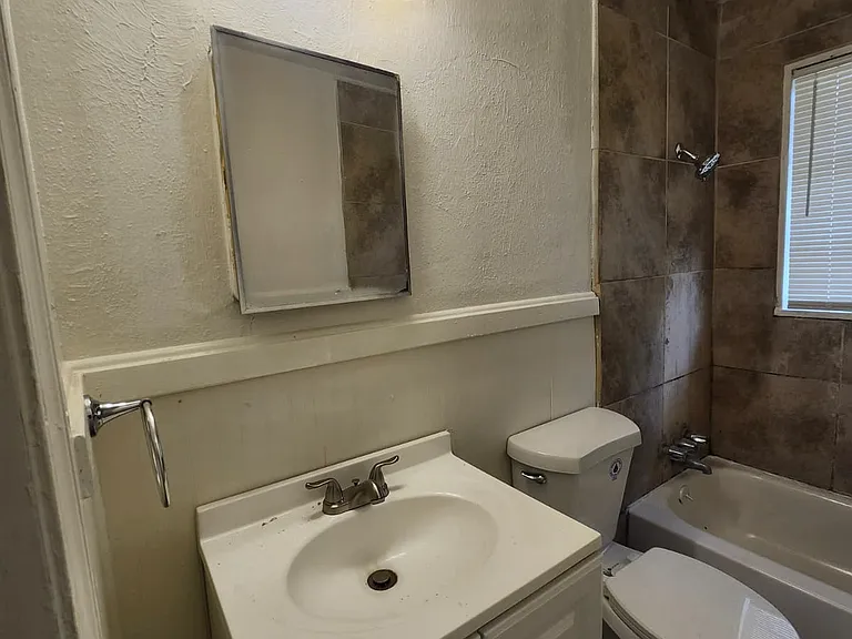 2632 Shannon St — Photo 6