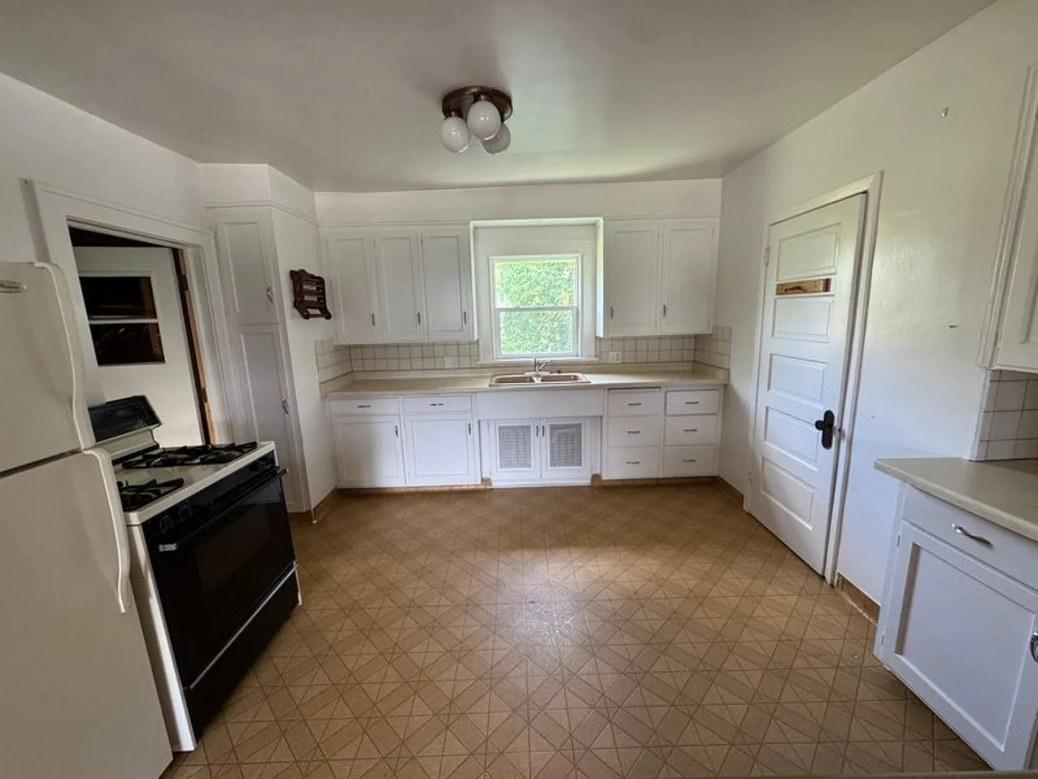 1 bed, $850 — Photo 2