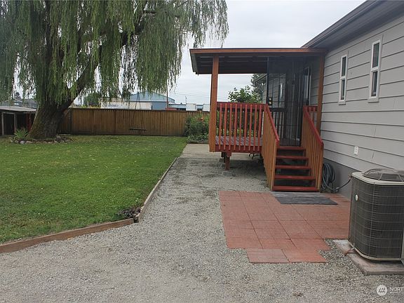 5th image of 50 11th Avenue N
