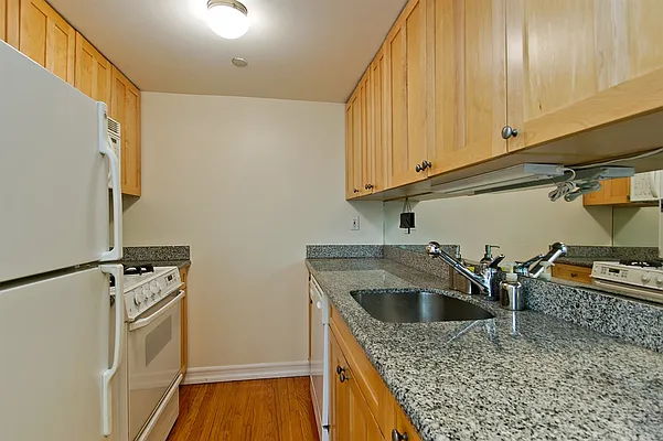 Sold by Corcoran | media 32