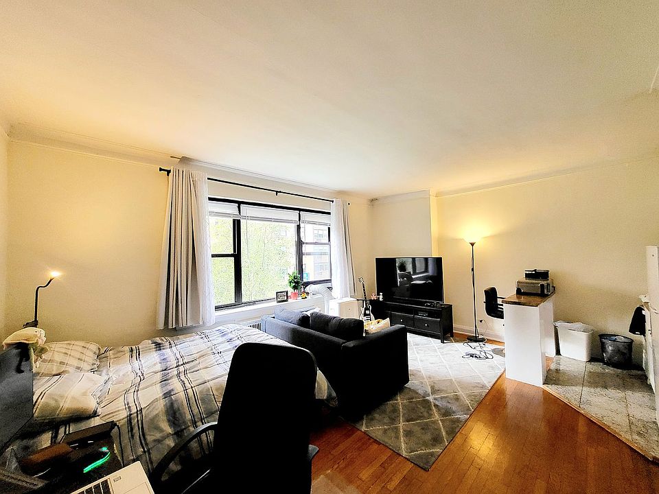 1st image of 239 E 39th St APT 4F