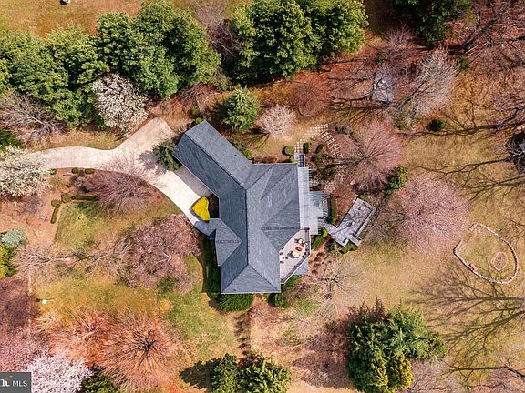 4th image of 18130 Turnberry Dr